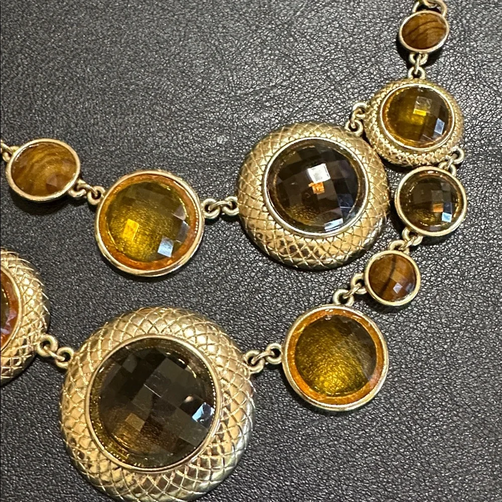 Liz Claiborne Vintage 1990’s Gold Tone Statement Necklace With Faucet Cabochons
